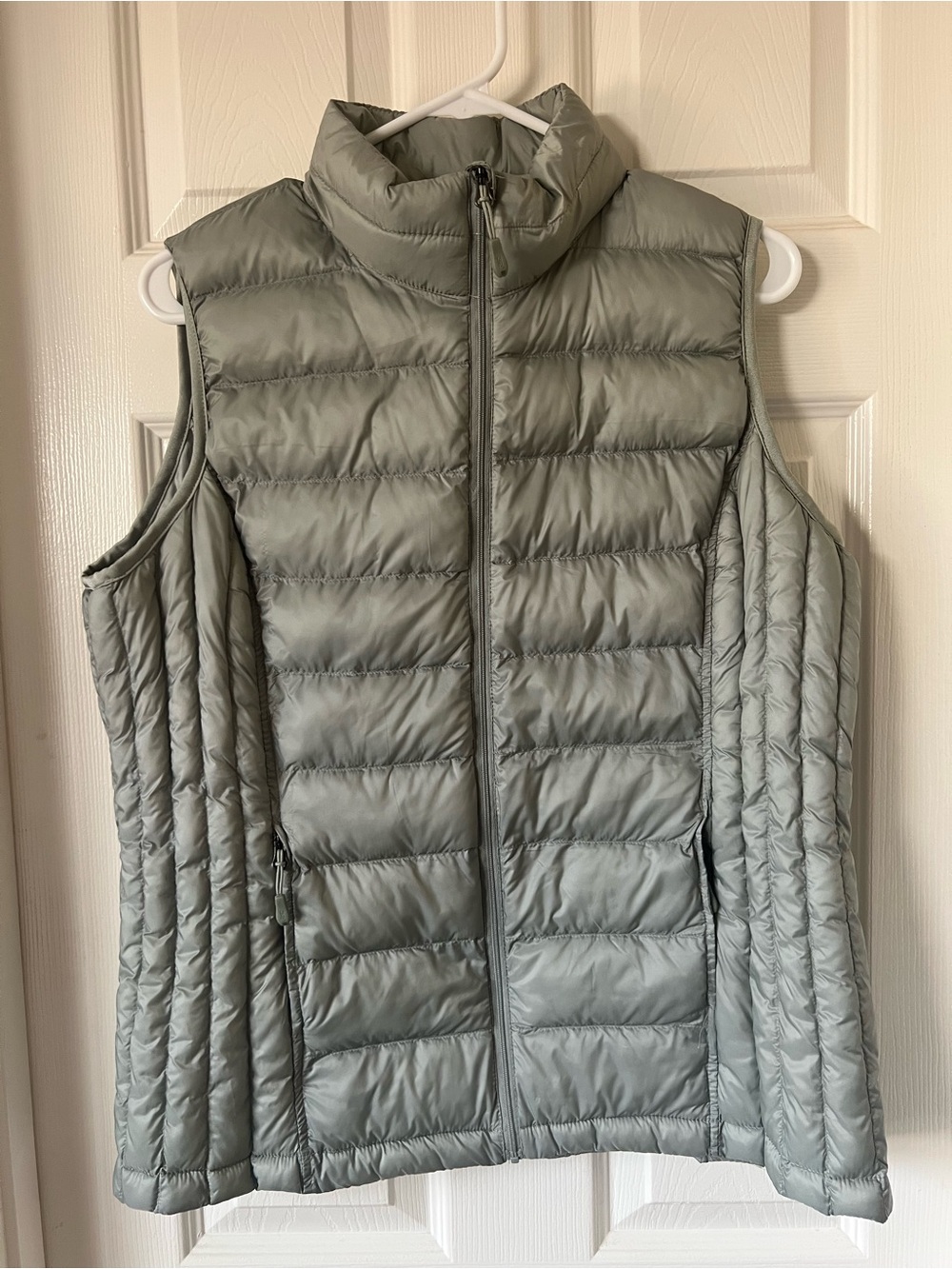 32 Degrees Women's Light Gray Quilted Puffer Vest Size Large